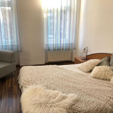 Apartmany Galeta การ์โลวีวารี ภายนอก รูปภาพ