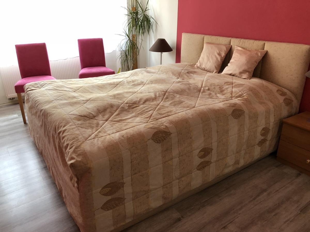 Apartmany Galeta การ์โลวีวารี ภายนอก รูปภาพ